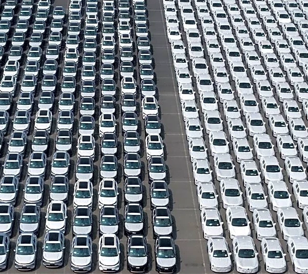 China's car sales extend slide as shift accelerates to overseas markets
