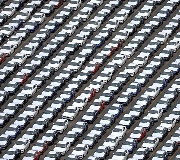 US auto loans hit record high in second quarter, New York Fed says