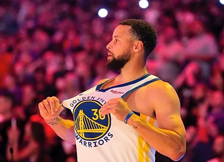 GM: Stephen Curry 'wants to finish his career as a Warrior'