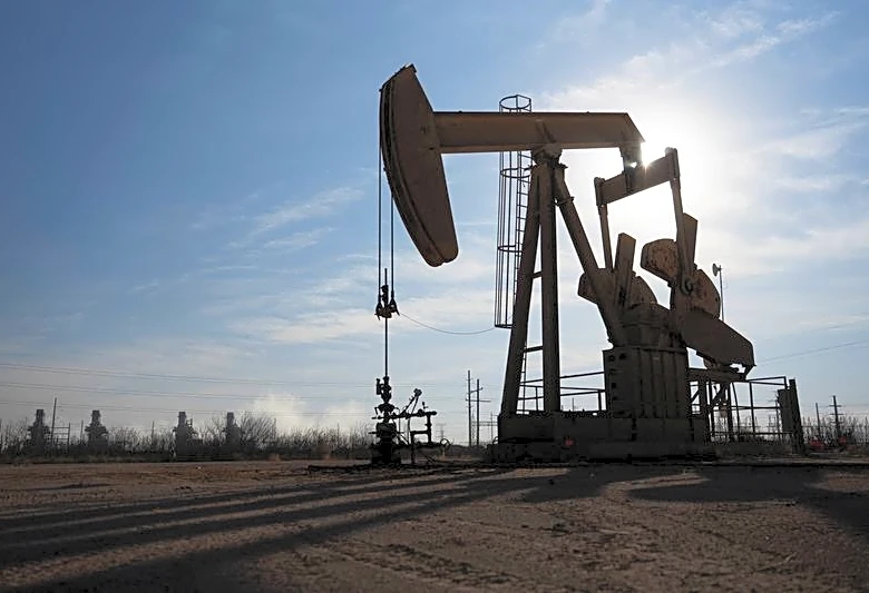 Oil rises after attacks on ships in Hormuz, Bab el-Mandeb