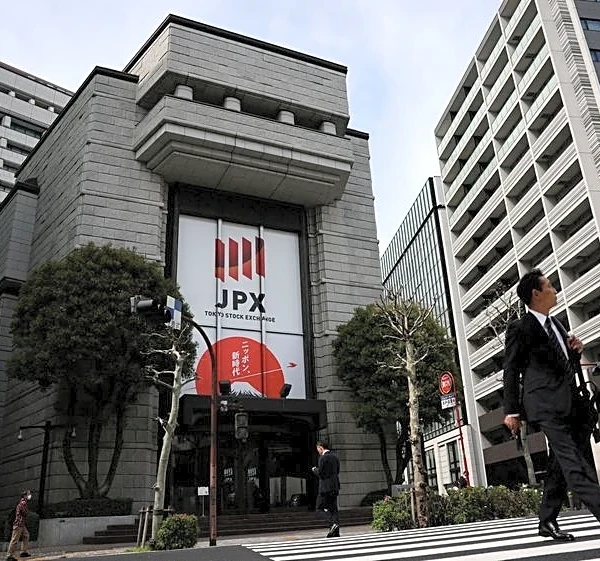Morning Bid: Fed bets cool, BOJ wagers heat up