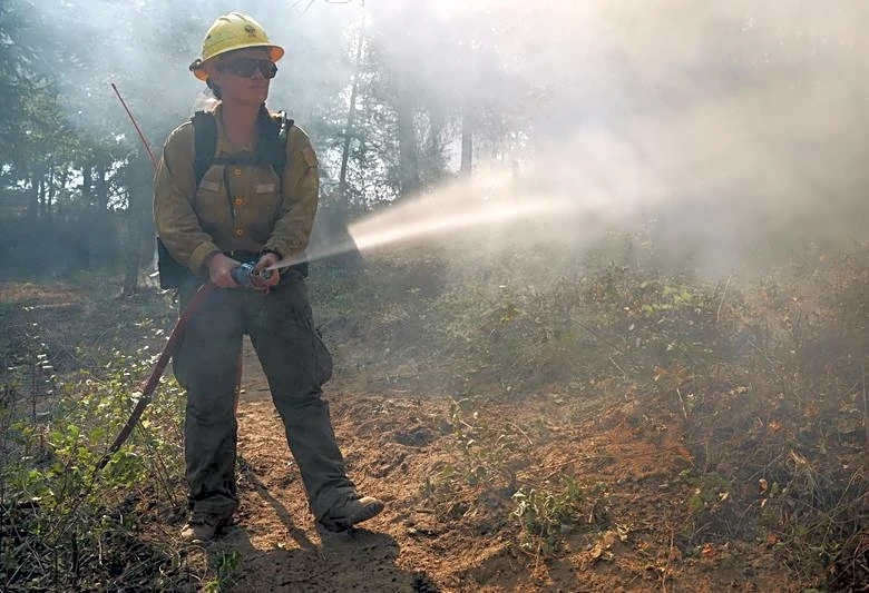 In record US wildfire season, firefighter entrapments hit 20-year high