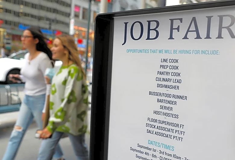 US weekly jobless claims increase moderately, point to stable labor market
