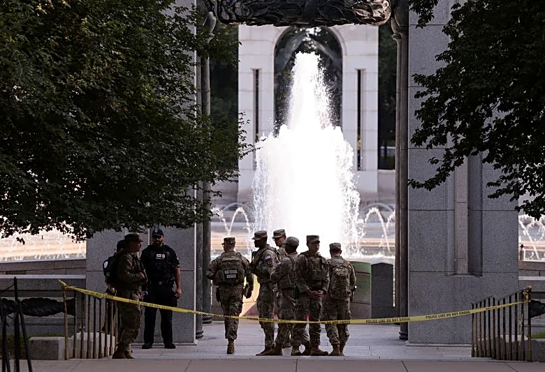 World War Two memorial in Washington vandalized with bubbles and graffiti