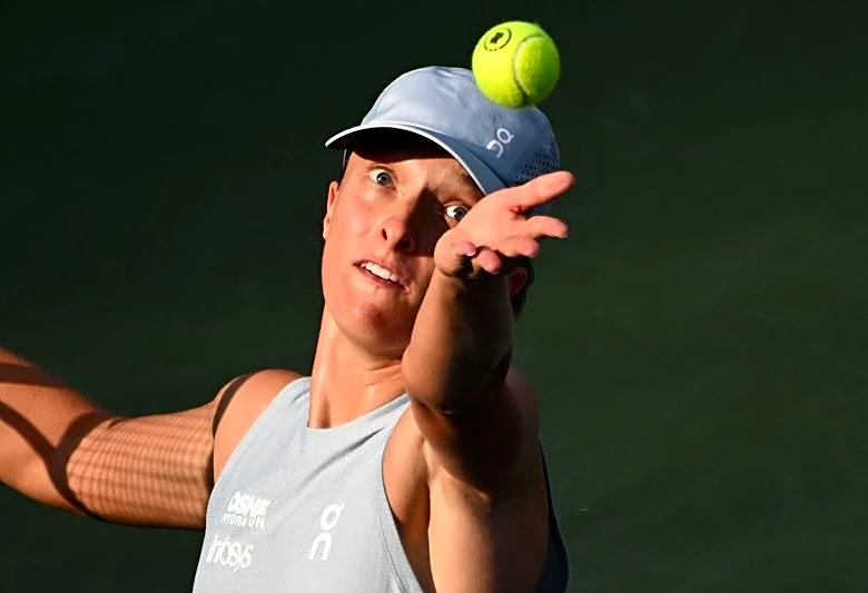 Tennis-Swiatek defeats Rybakina to claim Canadian Open title