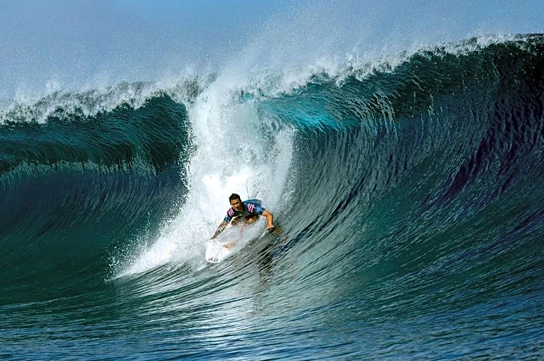 Surfing-Hawaii's Moniz, Canada's Brooks win tube shoot-out in Tahiti