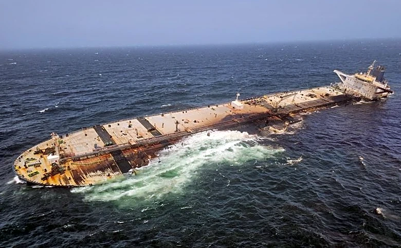 Two slicks appear in Gulf as huge oil spill off Oman threatens disaster