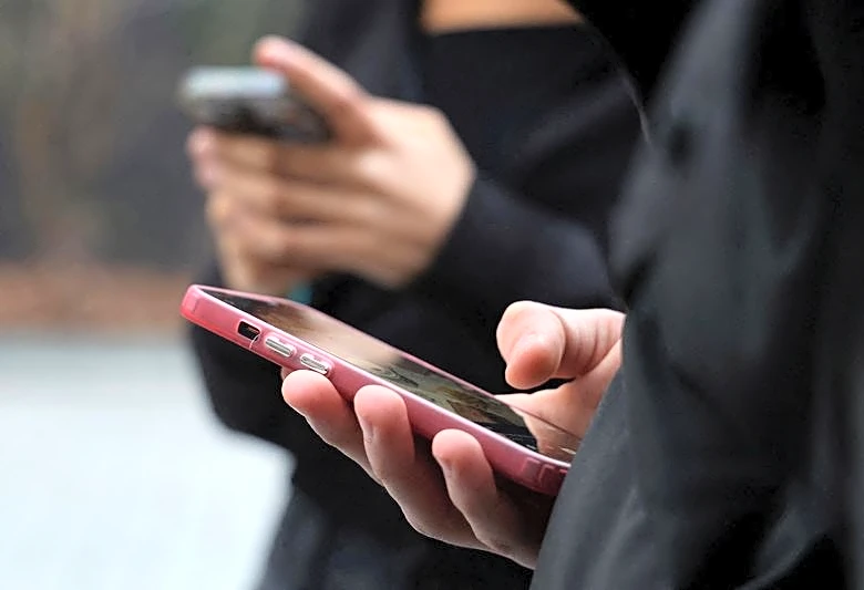 France's top court blocks social media ban for under-15s