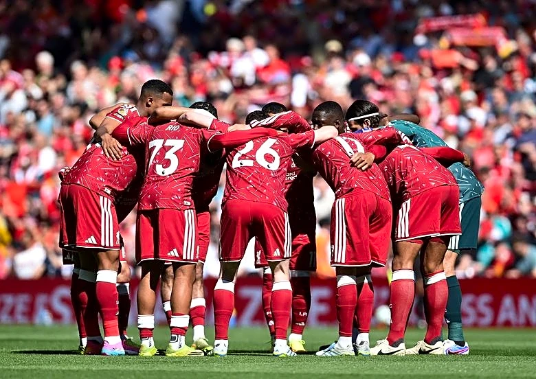 Soccer-Consortium including Amazon founder Bezos to buy minority stake in Liverpool