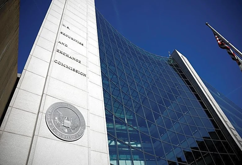 US SEC to keep hands off shareholder proposals, worrying activists