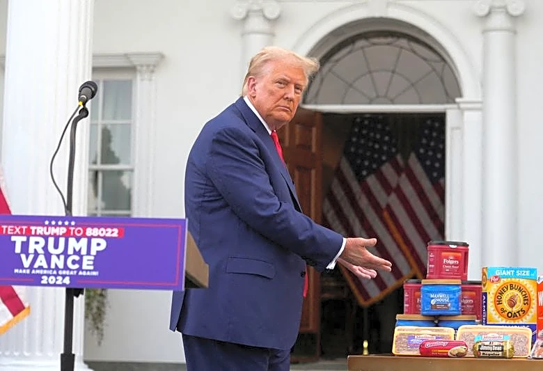 Trump's 2024 grocery photo op now haunts Republicans in the midterms