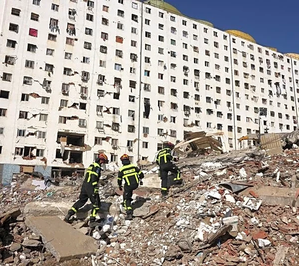 A tale of two buildings: how quake rescue efforts differed in Colombia and Venezuela