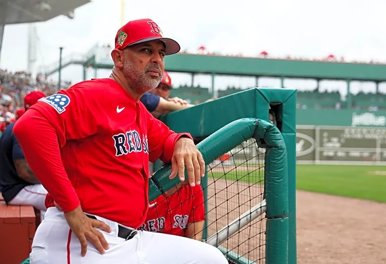 Report: Alex Cora expected to be next Phillies manager