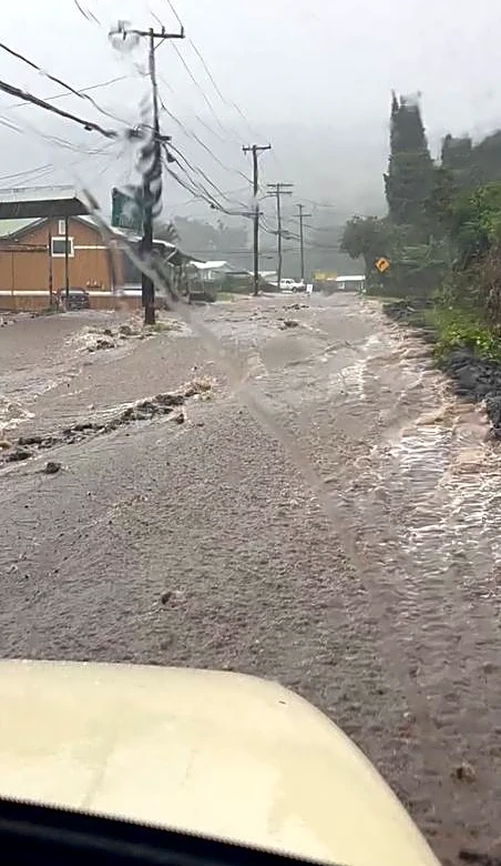 More than 200,000 without power in Hawaii, 100 homes damaged as Lala shifts to tropical storm