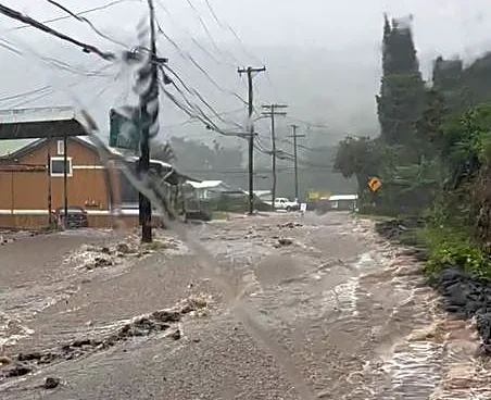 More than 200,000 without power in Hawaii, 100 homes damaged as Lala shifts to tropical storm
