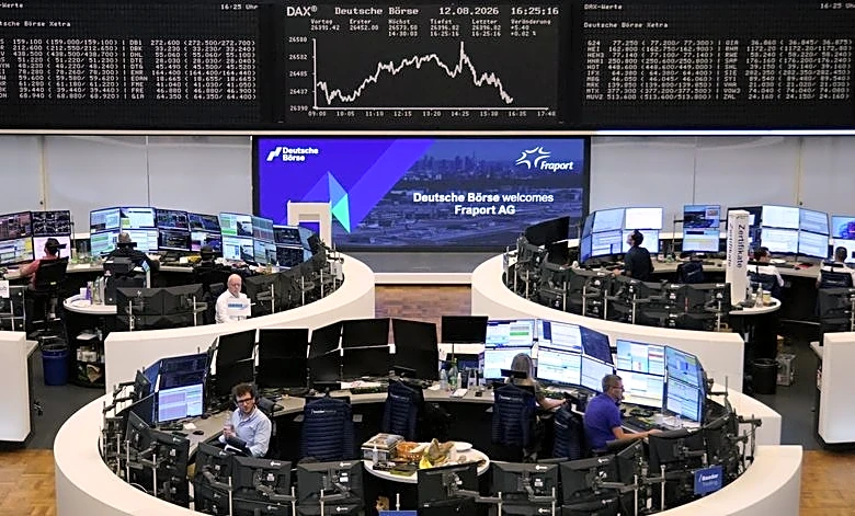 European shares tick higher as easing Fed hike bets lift gold