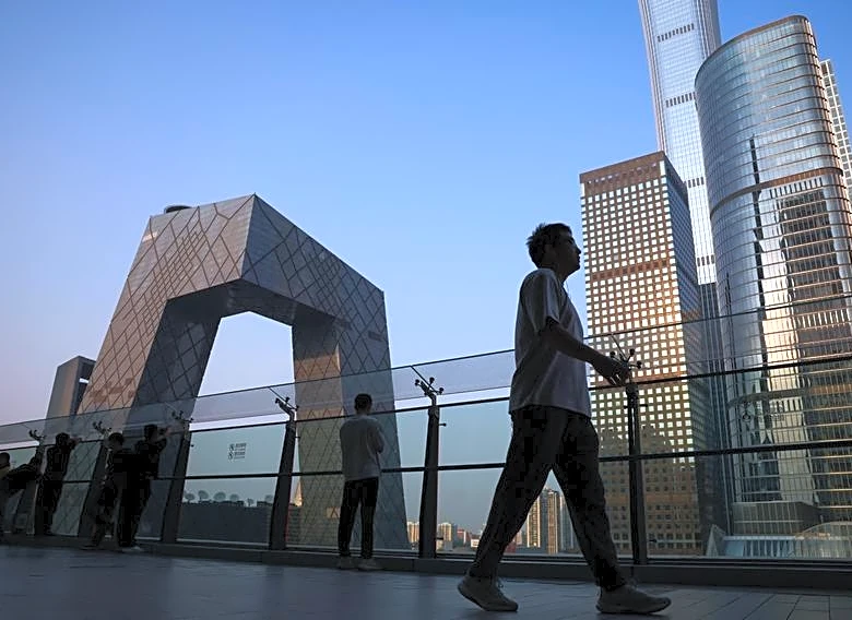 China's premier calls for stabilising external demand as growth sputters