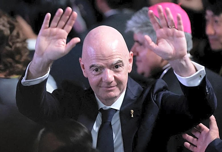 Soccer-Infantino loses more support as FIFA official says COO dismissal was 'final straw'