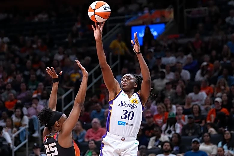 Former MVP Nneka Ogwumike to retire at end of season