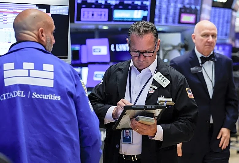 US stock futures muted as bond yields resume uptrend ahead of Walmart's earnings