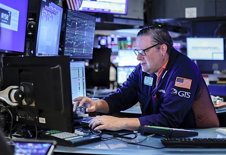 Morning Bid: Big, bad bond market