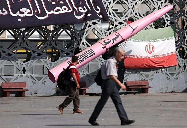 Iran vows 'devastating' response to US threat to cut off its economic lifelines