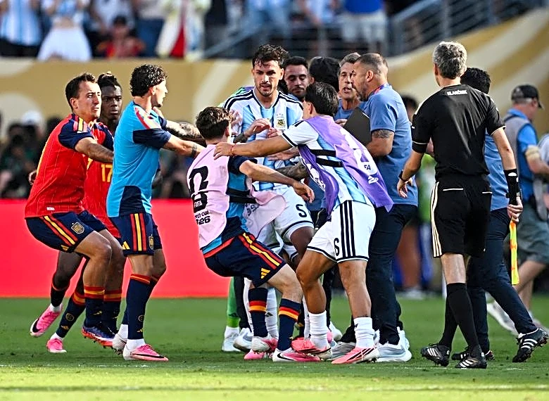 Soccer-Paredes banned for 10 games after World Cup final fracas, Argentina fined