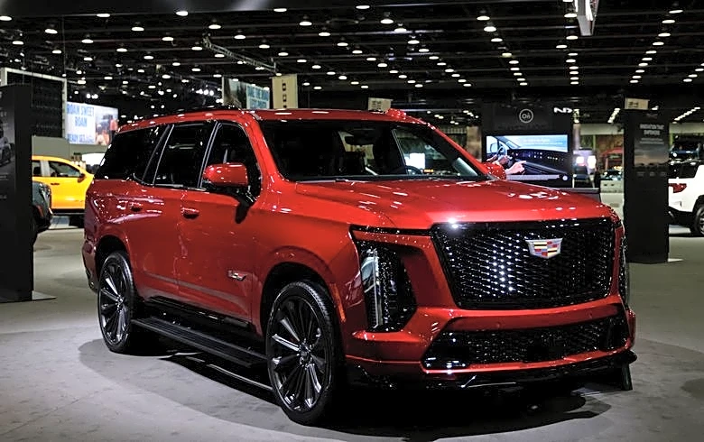 US highway agency expands probe into GM pickups, SUVs over engine failures