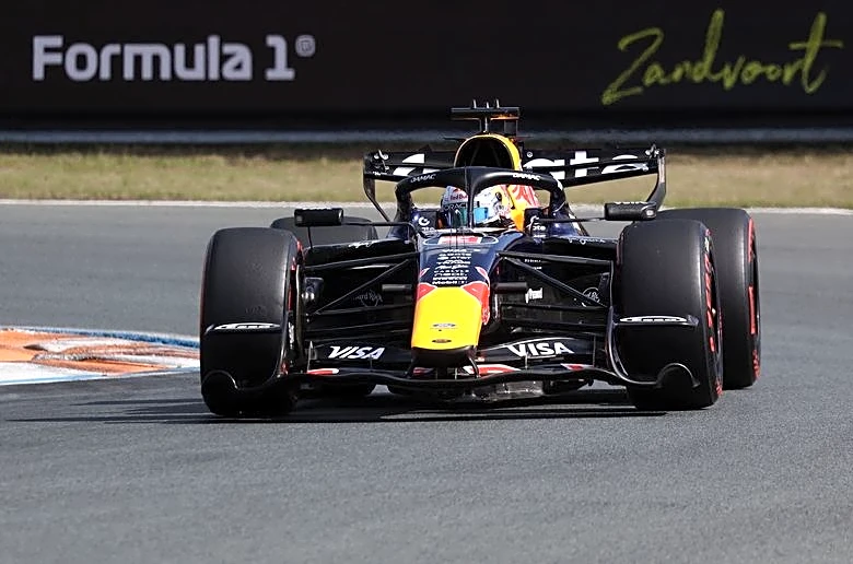 Motor racing-Zandvoort bows out after 'final lap' Dutch GP party