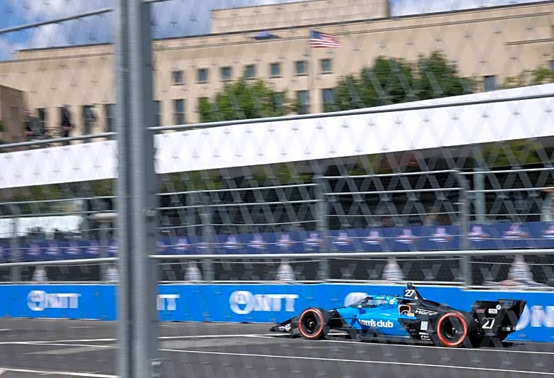 Motor racing-Kirkwood wins incident-filled Freedom 250 in Washington
