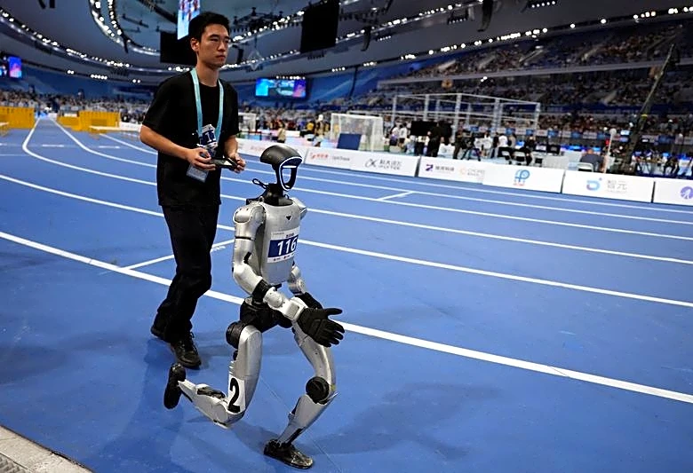 China robot maker Unitree's post-listing slump sparks bubble fears