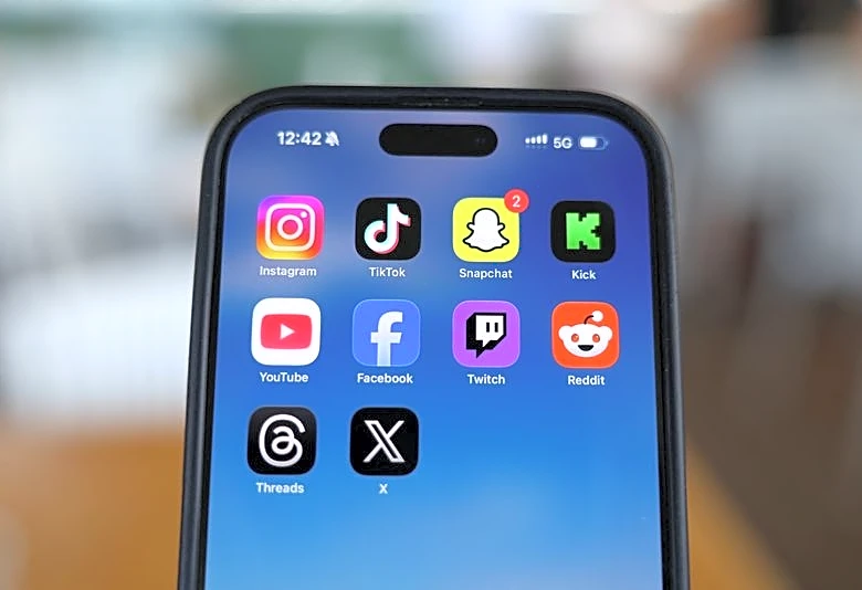New Zealand's main opposition party supports social media ban for under-16s