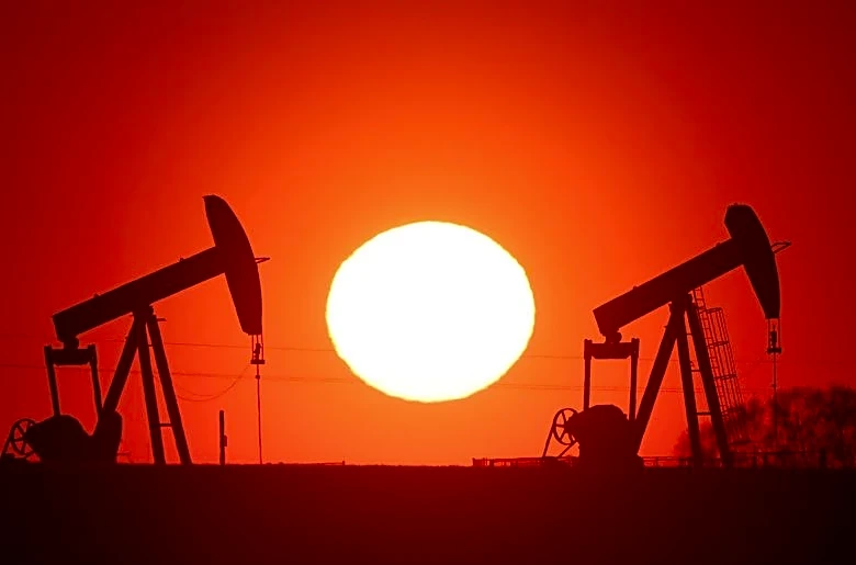 Oil steadies as investors weigh impact of latest US sanctions on Iran