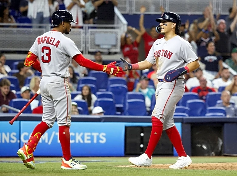 MLB roundup: Red Sox rally again, top Marlins for 4th straight win