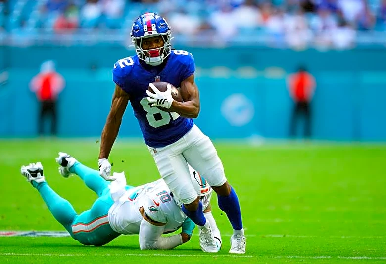 Giants WR Calvin Austin III carted off practice field