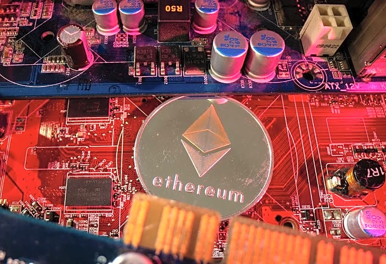 Cryptocurrency chief facing extradition from UK to US on fraud charges