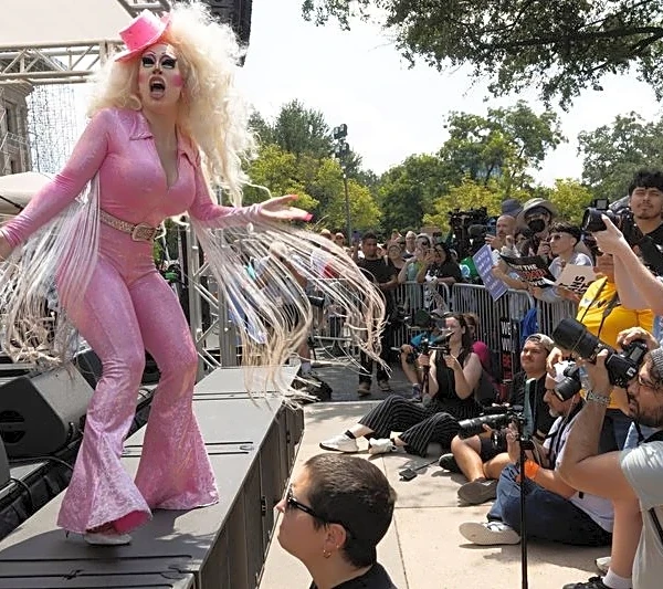 US judge again blocks Texas law targeting drag acts as unconstitutional