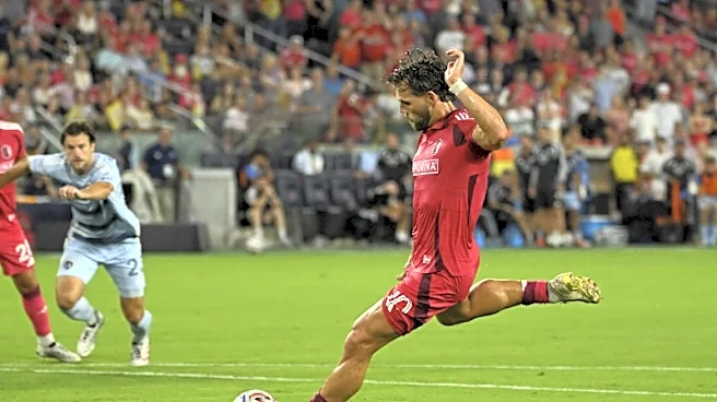 Earthquakes acquire MF Eduard Lowen from St. Louis City