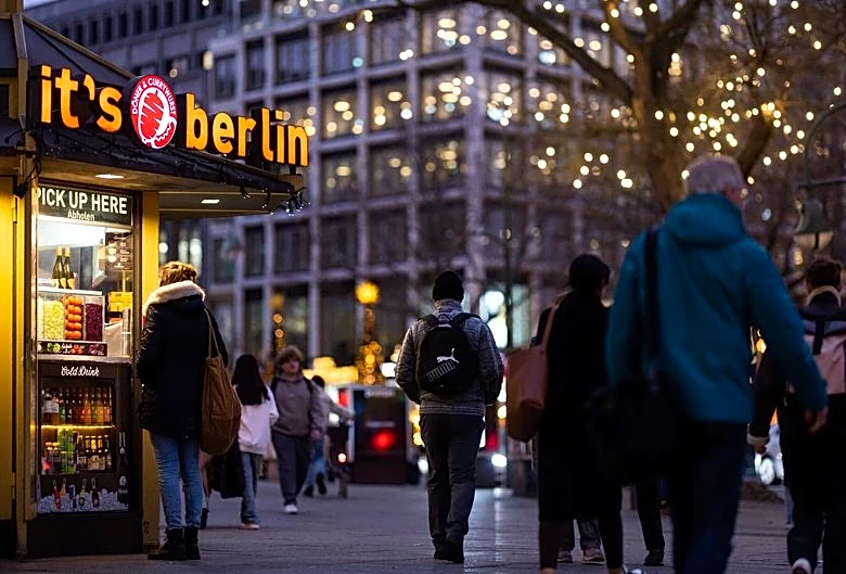 German consumer sentiment rises into September, survey finds