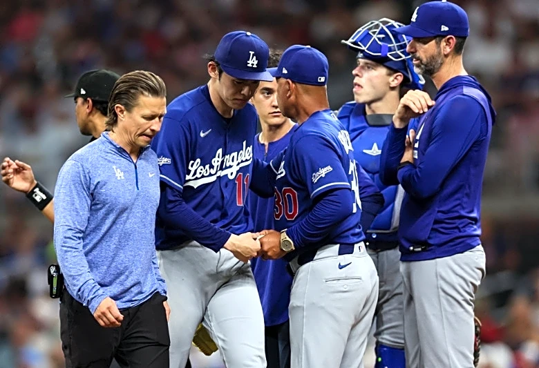 Dodgers RHP Roki Sasaki headed to IL with blister