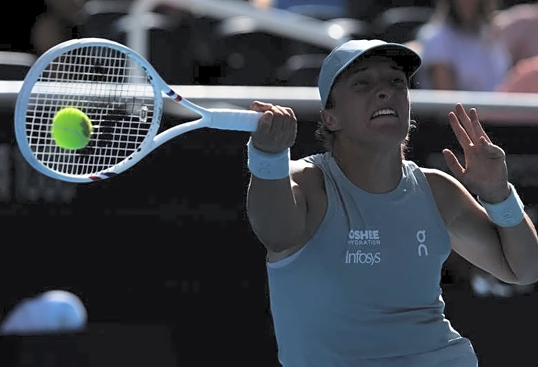 Tennis-Swiatek arrives in New York in renewed form with seventh major in sight