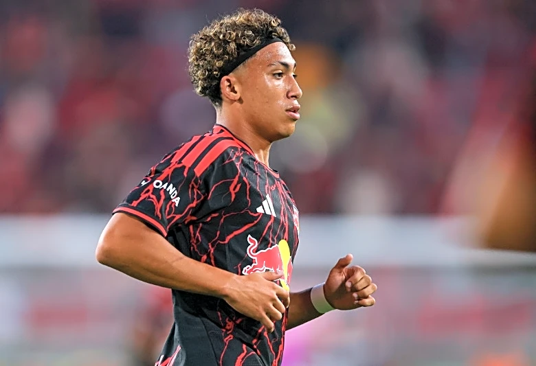 Red Bulls sign F Julian Hall to multi-year extension