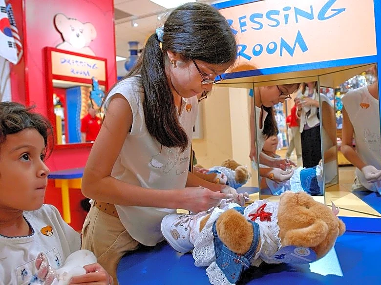 Build-A-Bear shares drop most ever on weak annual revenue outlook