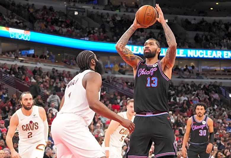 Heat sign veteran C Nick Richards