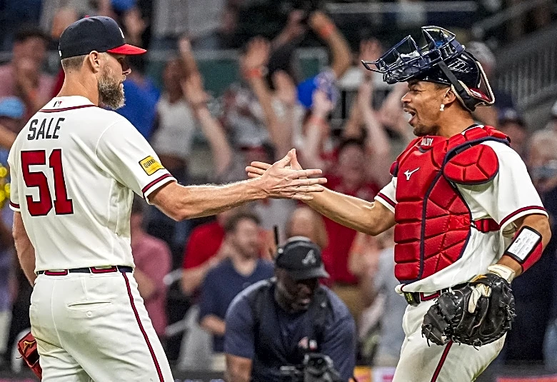 MLB roundup: Chris Sale fans 11 in complete game as Braves blank Dodgers