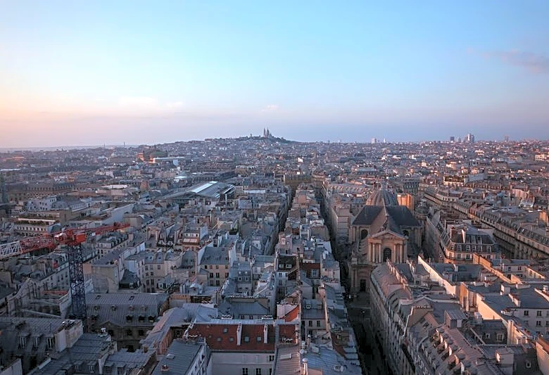Flat French growth in the second quarter puts outlook at risk
