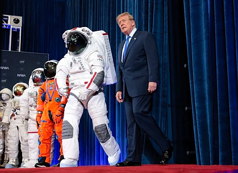 Trump signs order to create a US Space Academy