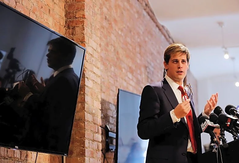British far-right commentator Milo Yiannopoulos detained by ICE