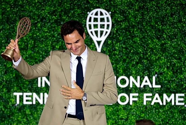 Tennis-Emotional Federer full of love and gratitude at Hall of Fame induction