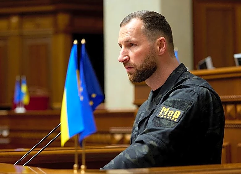 Ukraine defence chief pledges 'clear' war plan to win early loan release